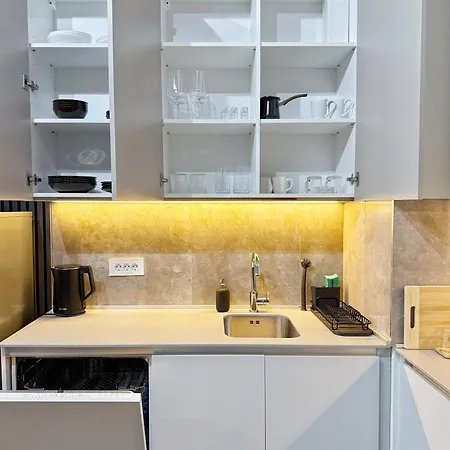 Astra Lux - Galerija Na Vodi - Waterfront Apartmán *