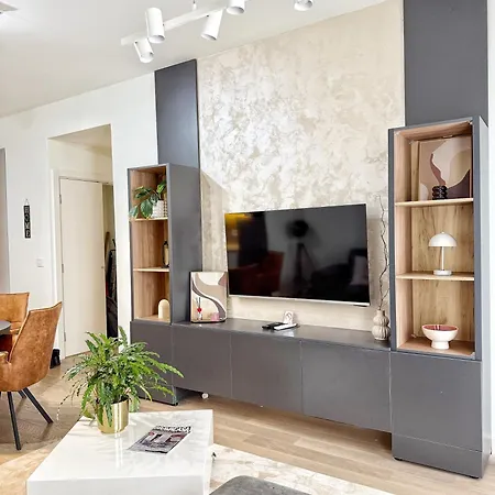 Astra Lux - Galerija Na Vodi - Waterfront דירה *